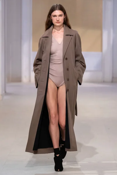 Look 24